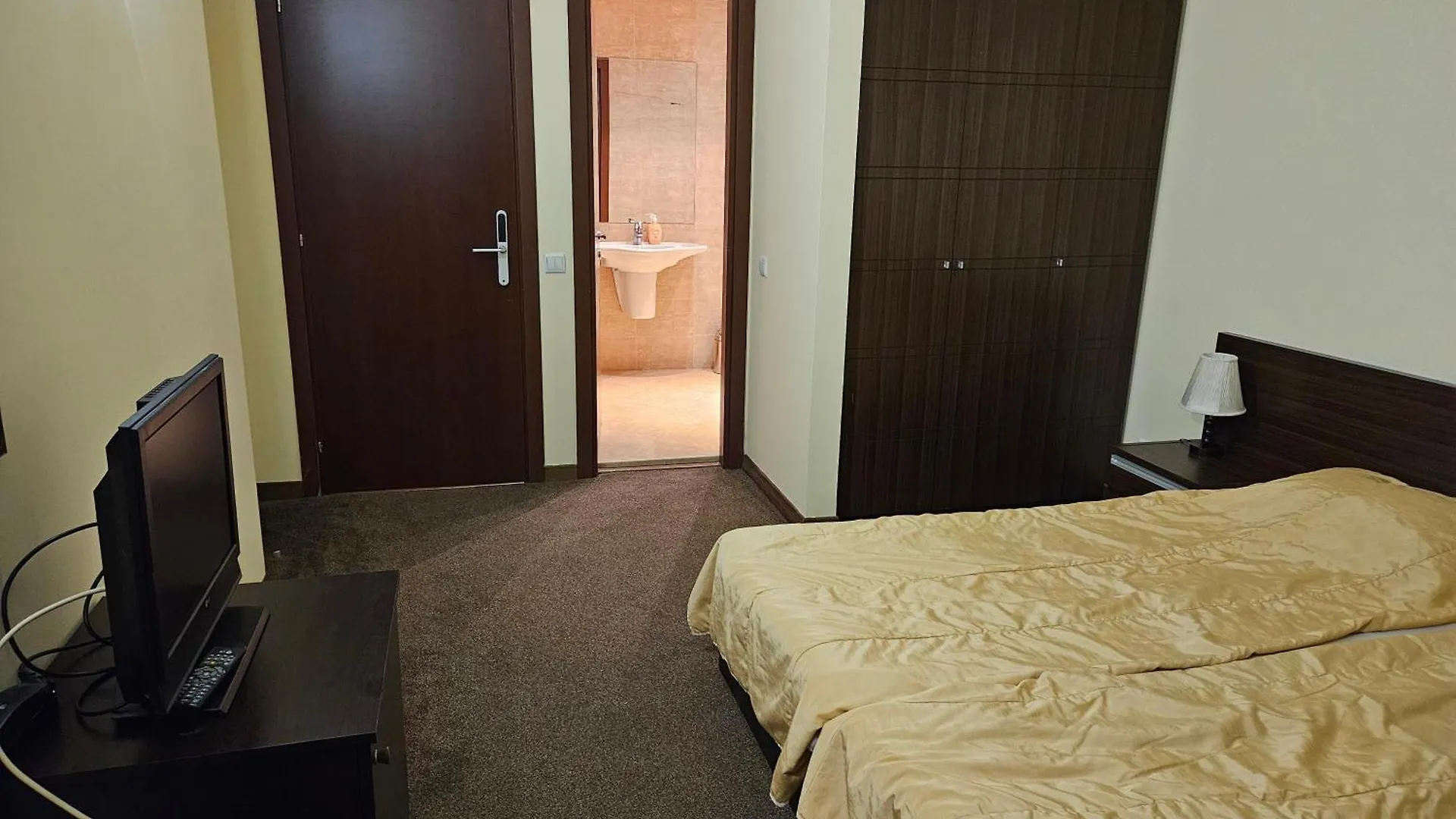 Terra Complex B4 - Private Apartment - Golf, Skiing & Spa Bansko